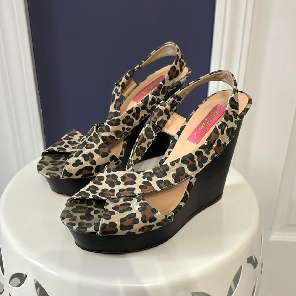 Wedges 🎀 Betsey Johnson
